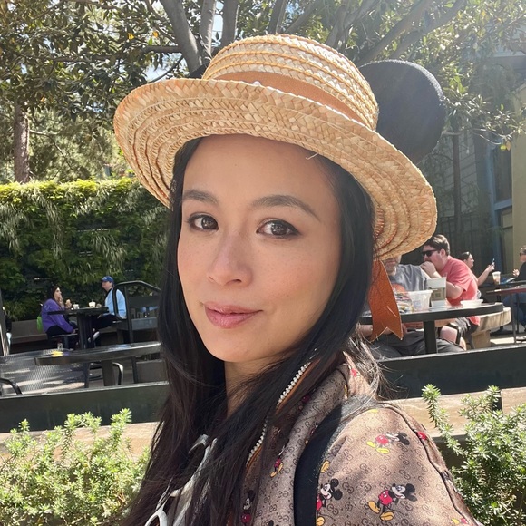 Meet your Posher, Tv - Picture 1 of 1